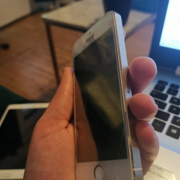 Apple iPhone 5s - 64GB - Gold (Unlocked) A1533 (GSM) (CA) - Picture 2 of 10